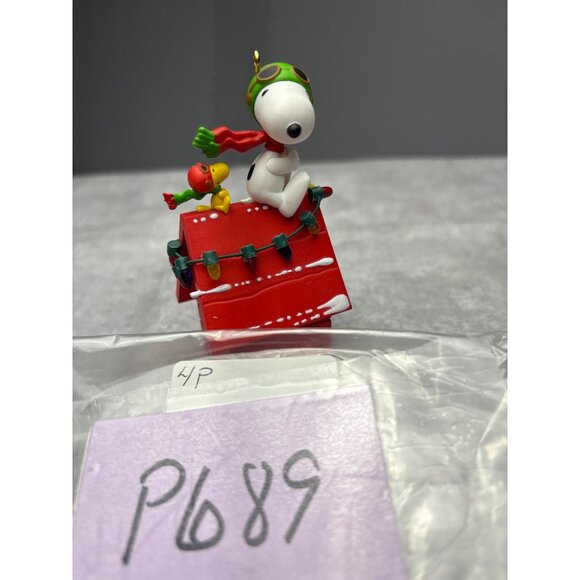 A Pair of Ace Snoopy & Woodstock 2010 Hallmark Ornament - Picture 12 of 12